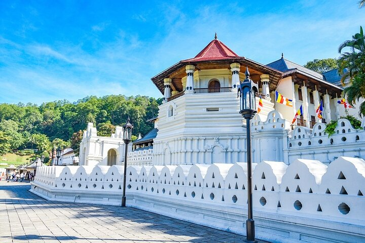 Kandy tooth temple